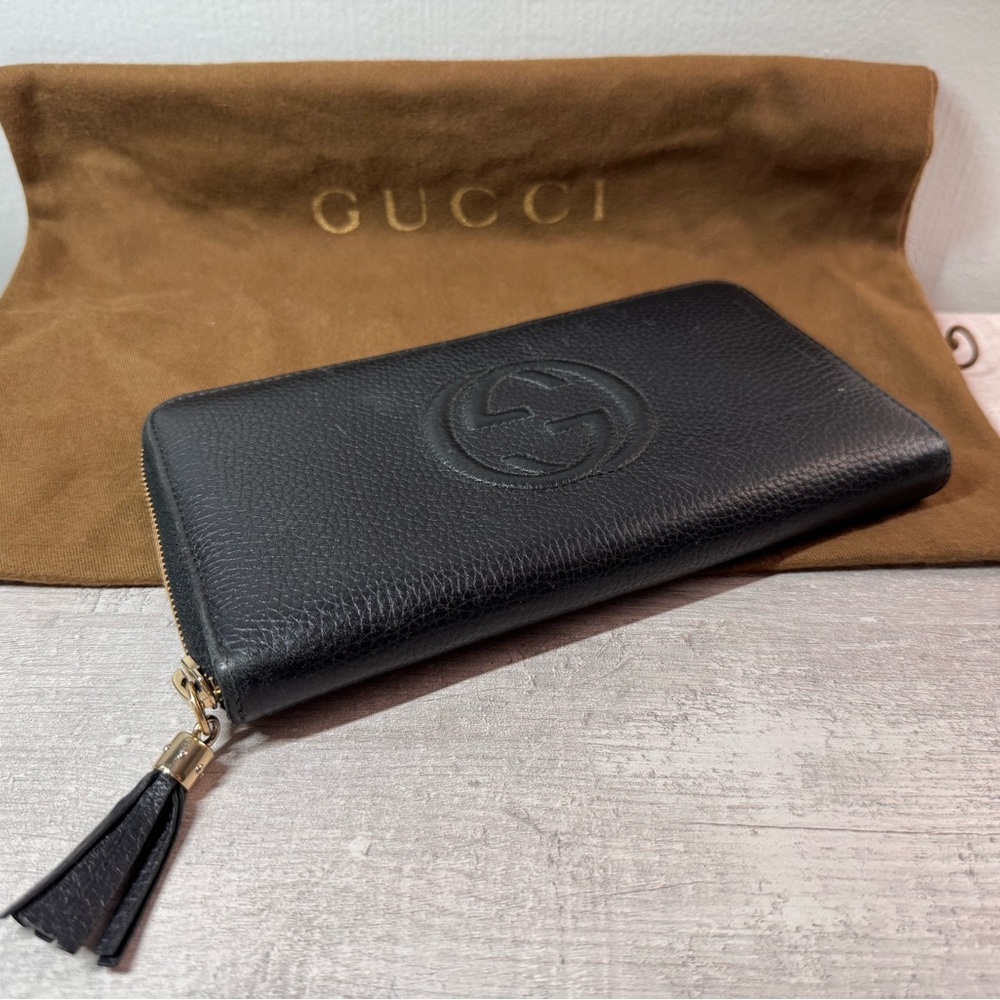 Gucci Black Leather Zip Wallet
